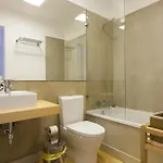 Joivy Cosy 1-Bed Flat With Workspace In Santa Catarina, Moments From Luis De Camoes Sq