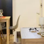 Joivy Cosy 1-Bed Flat With Workspace In Santa Catarina, Moments From Luis De Camoes Sq Apartment