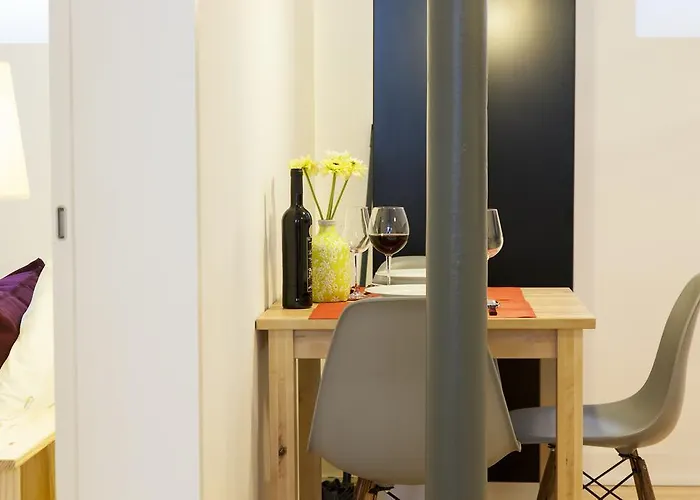 Lejlighed Joivy Cosy 1-bed Flat With Workspace In Santa Catarina, Moments From Luis De Camoes Sq Lisboa