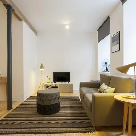 Joivy Cosy 1-bed Flat With Workspace In Santa Catarina, Moments From Luis De Camoes Sq Lisbona