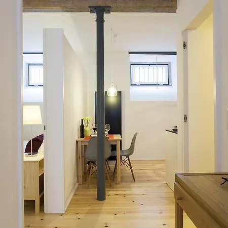 Apartment Joivy Cosy 1-Bed Flat With Workspace In Santa Catarina, Moments From Luis De Camoes Sq Lissabon