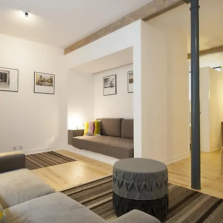 Joivy Cosy 1-Bed Flat With Workspace In Santa Catarina, Moments From Luis De Camoes Sq Apartment *