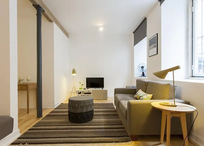 Joivy Cosy 1-bed Flat With Workspace In Santa Catarina, Moments From Luis De Camoes Sq Lisboa
