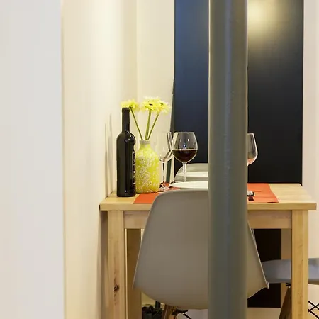 Apartmán Joivy Cosy 1-bed Flat With Workspace In Santa Catarina, Moments From Luis De Camoes Sq Lisboa