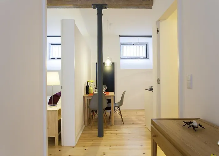 Διαμέρισμα Joivy Cosy 1-bed Flat With Workspace In Santa Catarina, Moments From Luis De Camoes Sq Lisboa
