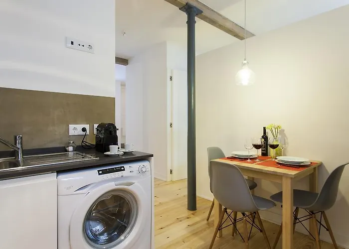 Διαμέρισμα Joivy Cosy 1-bed Flat With Workspace In Santa Catarina, Moments From Luis De Camoes Sq Lisboa